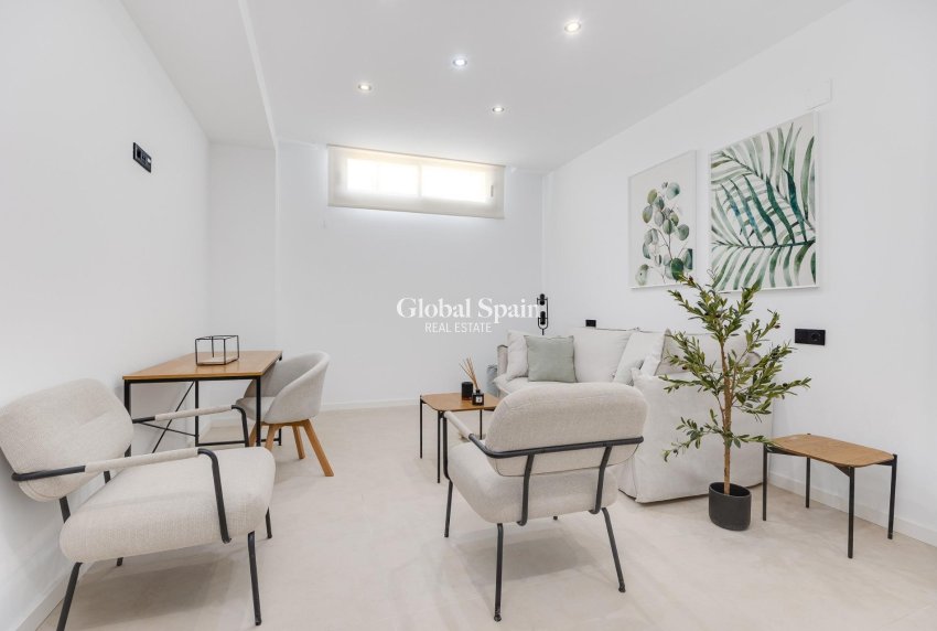 Neubau - VILLA -
LOS ALCÁZARES