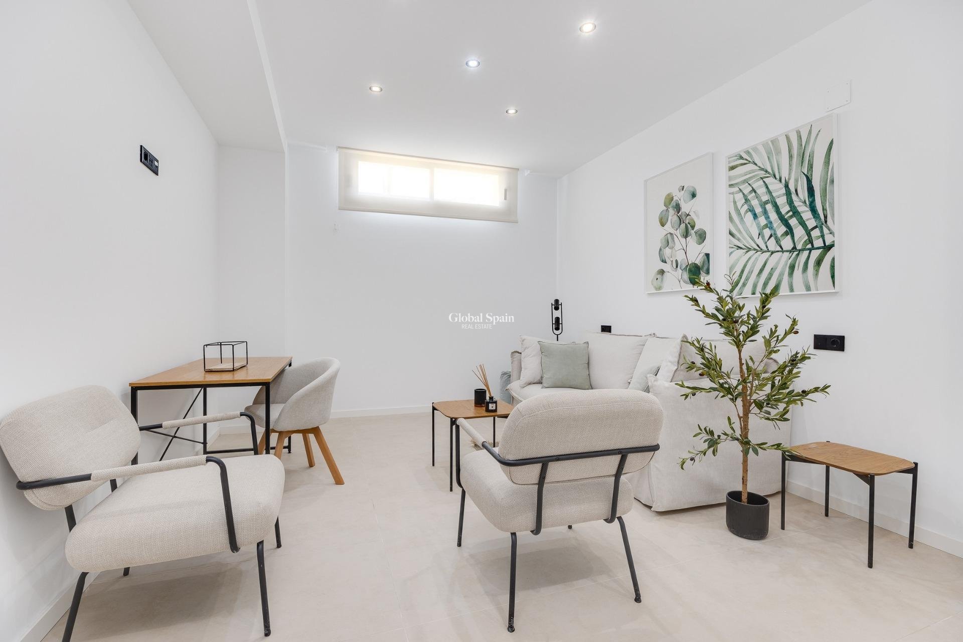 Neubau - VILLA -
LOS ALCÁZARES