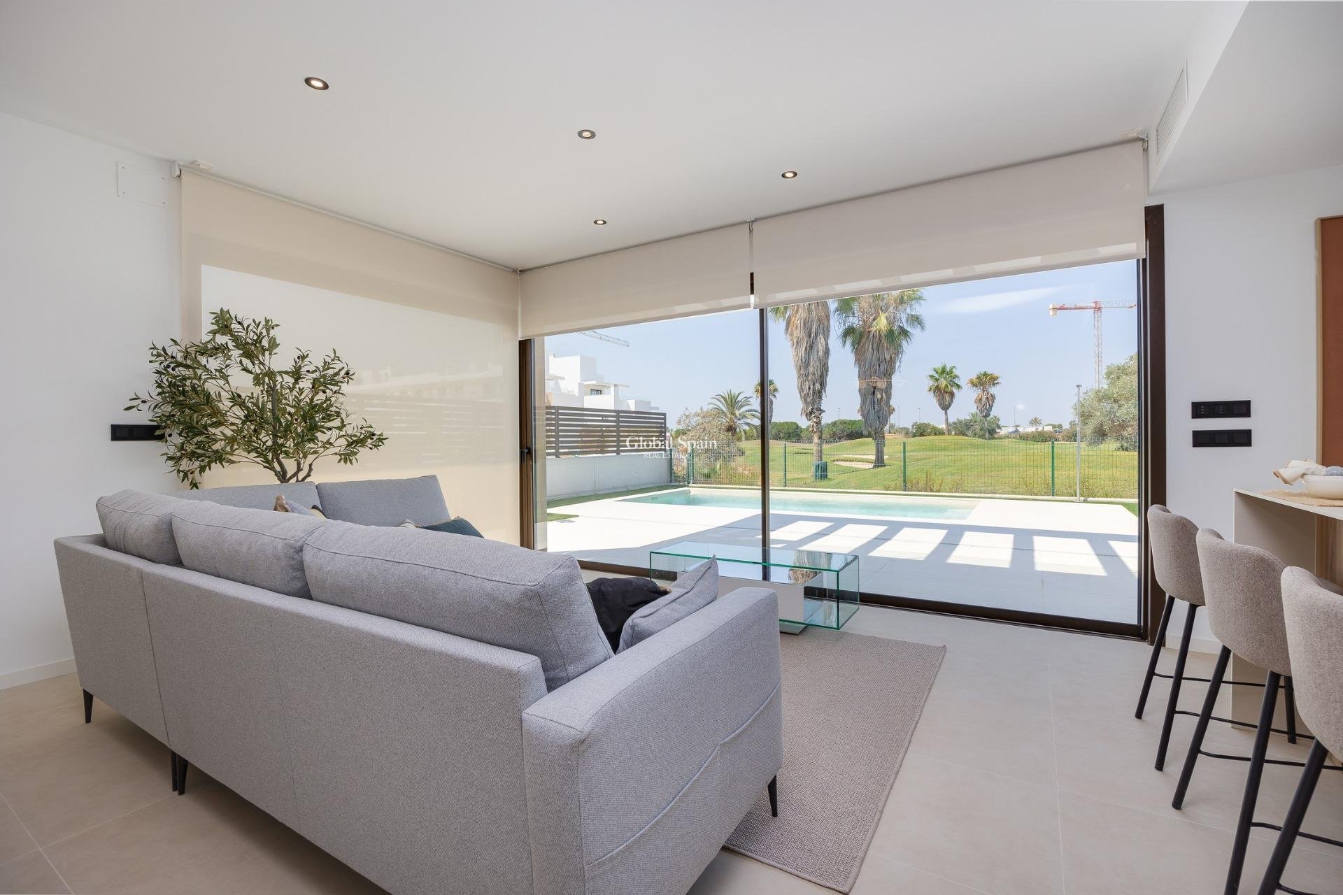 Neubau - VILLA -
LOS ALCÁZARES
