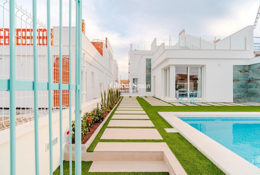 Neubau - VILLA -
LOS ALCÁZARES