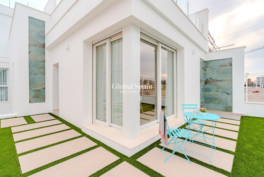 Neubau - VILLA -
LOS ALCÁZARES