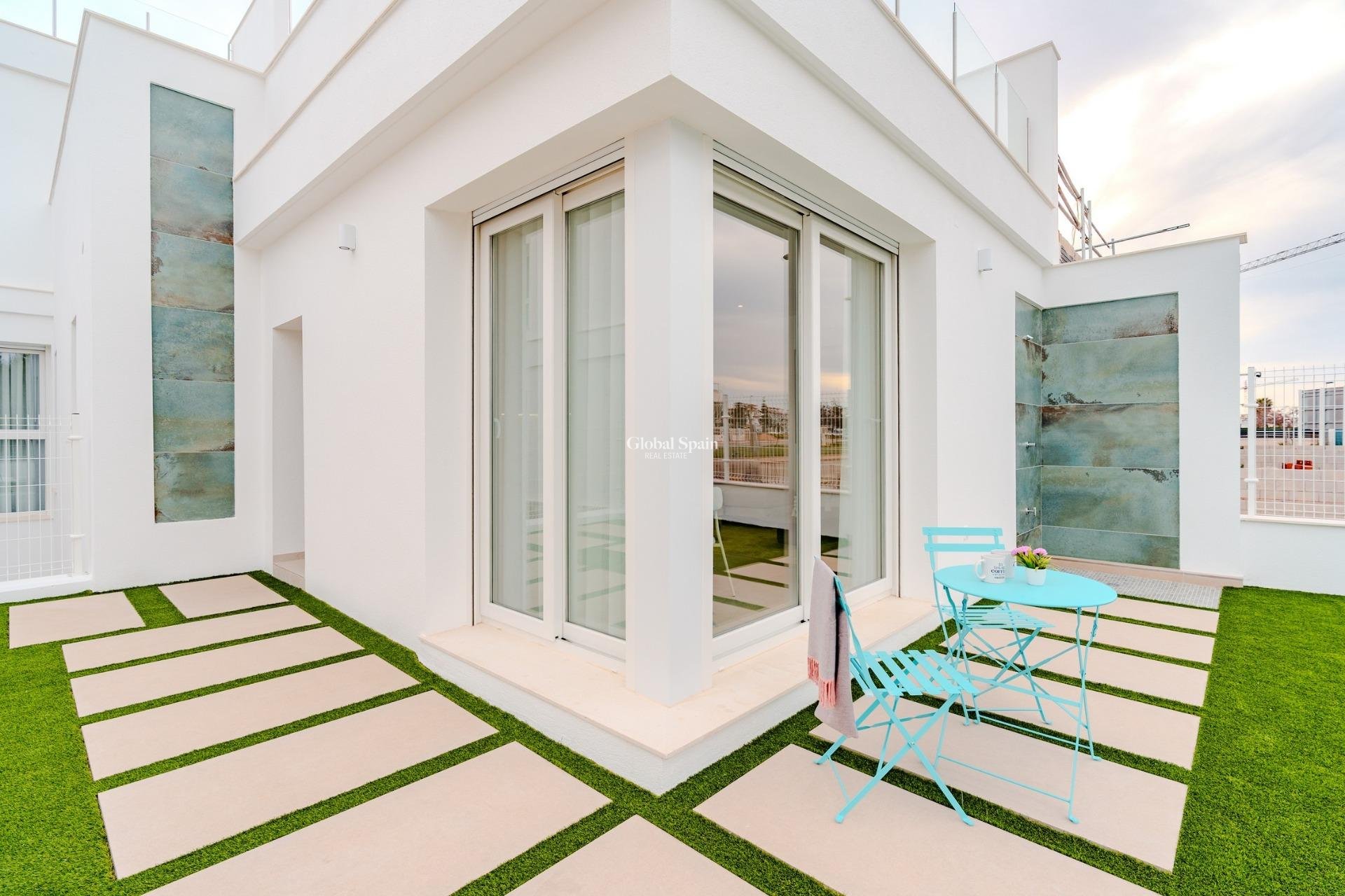Neubau - VILLA -
LOS ALCÁZARES
