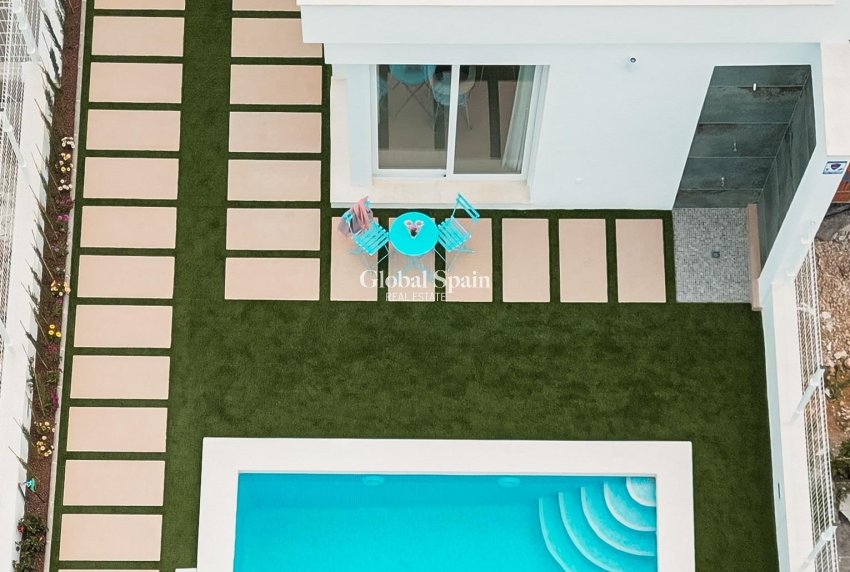 Neubau - VILLA -
LOS ALCÁZARES