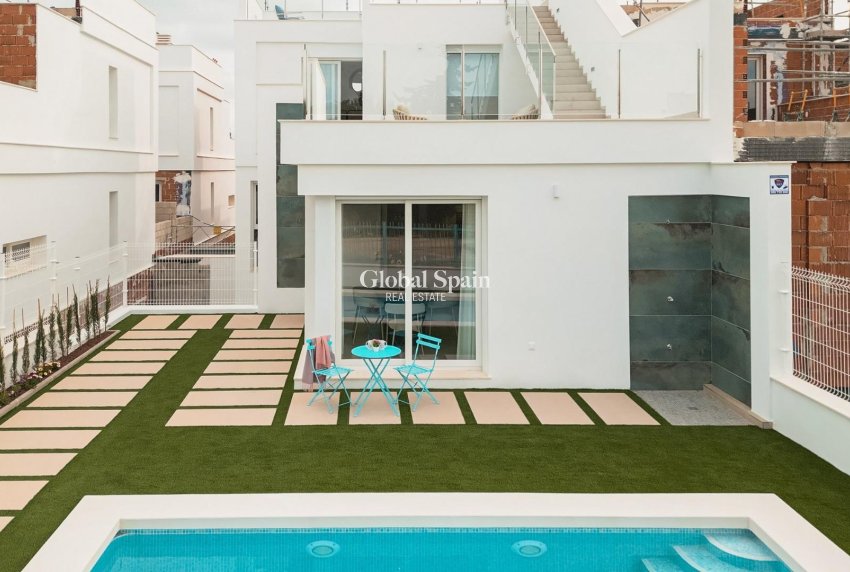 Neubau - VILLA -
LOS ALCÁZARES