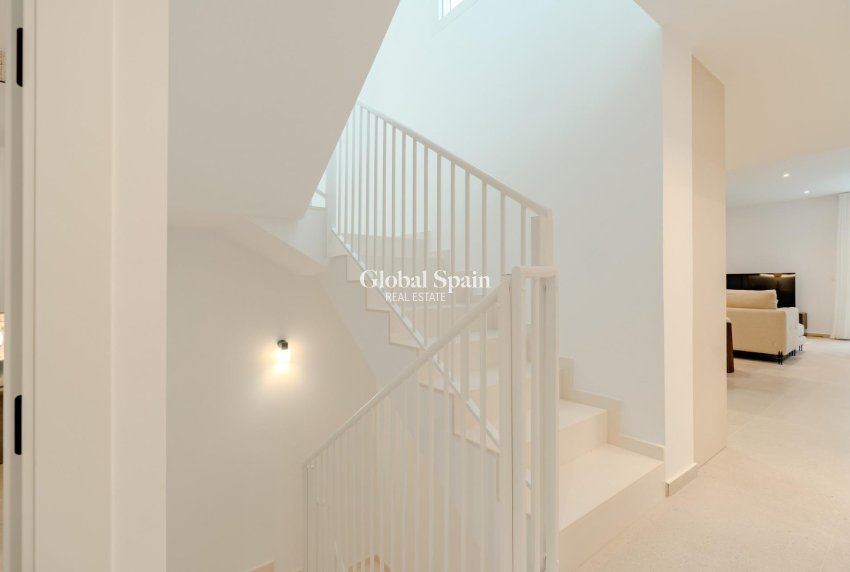 Neubau - VILLA -
LOS ALCÁZARES