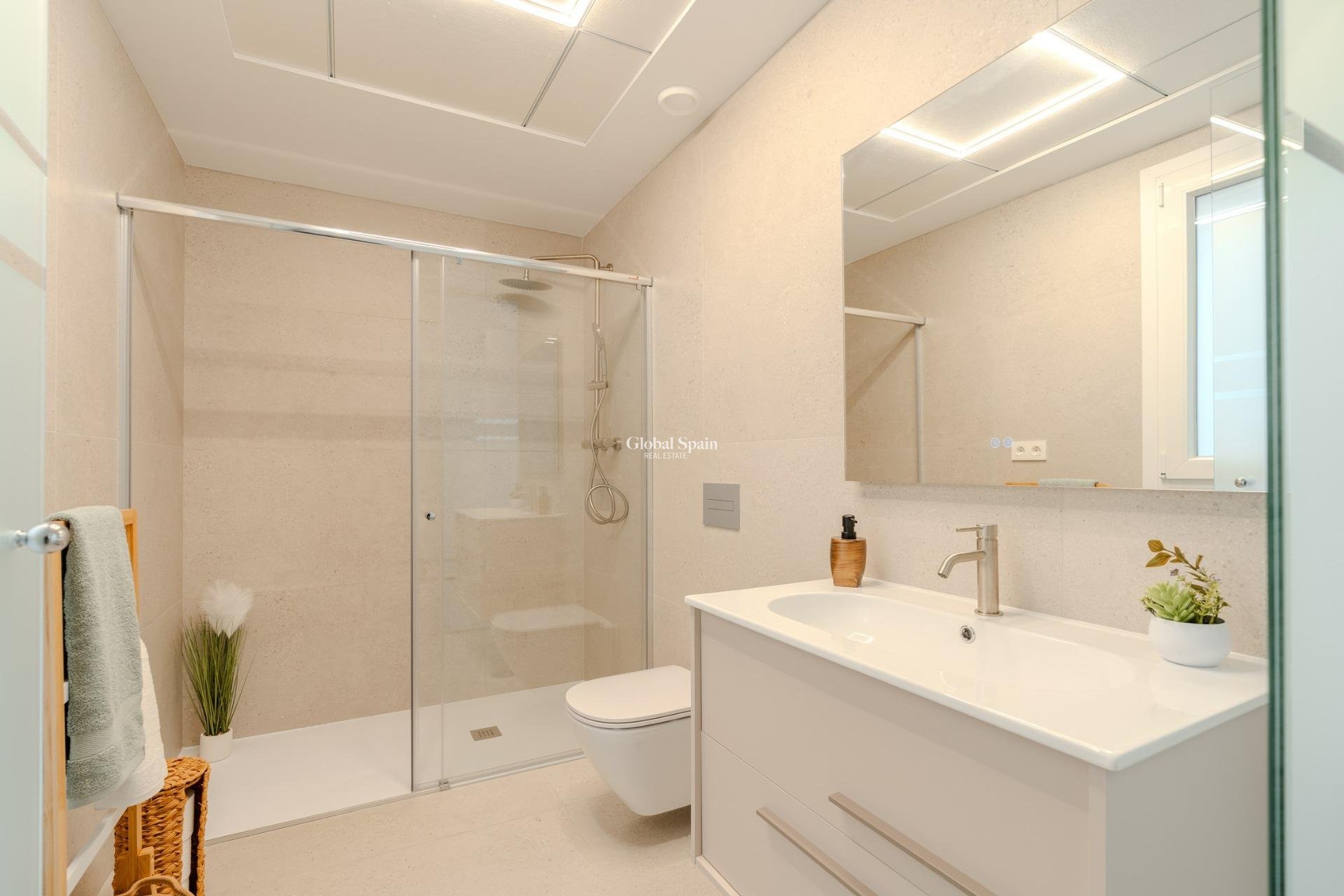 Neubau - VILLA -
LOS ALCÁZARES