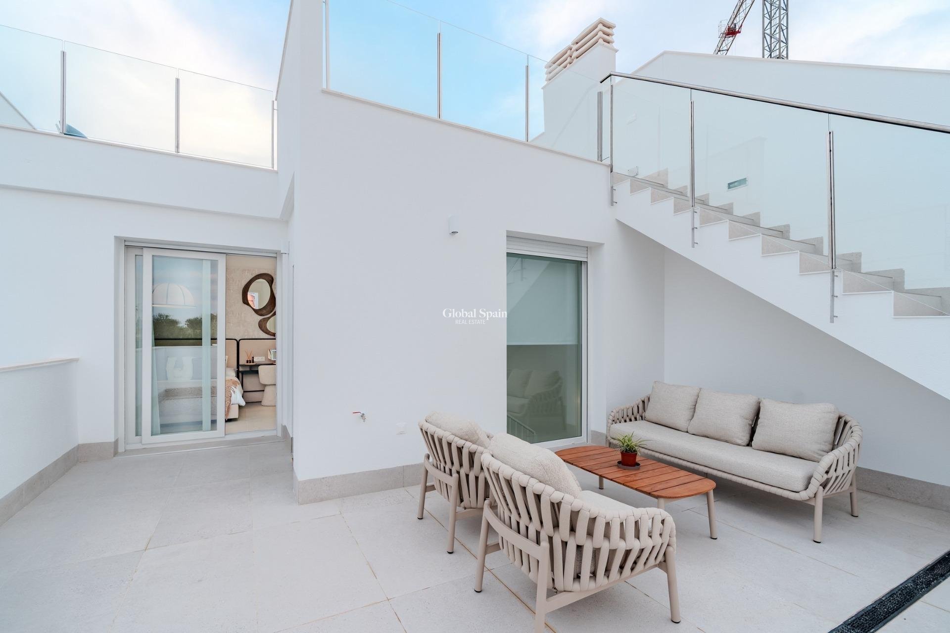 Neubau - VILLA -
LOS ALCÁZARES