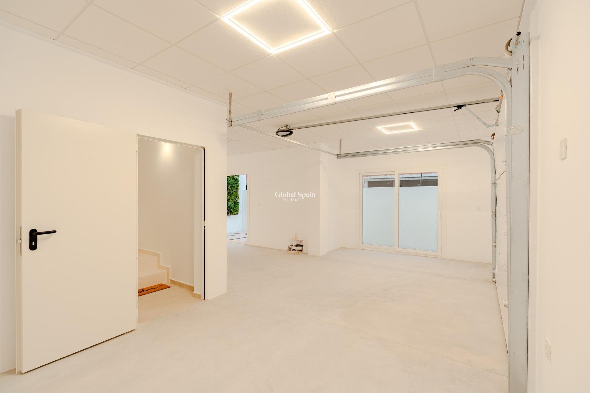 Neubau - VILLA -
LOS ALCÁZARES
