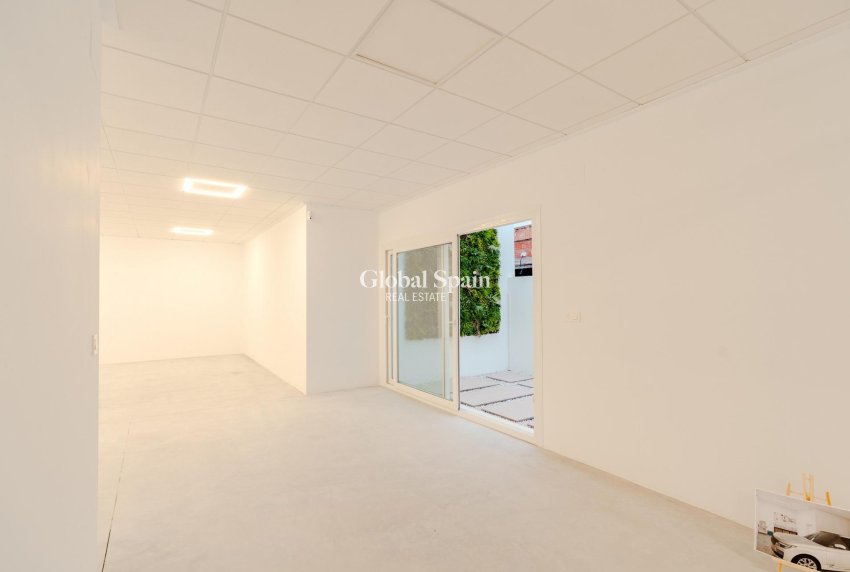 Neubau - VILLA -
LOS ALCÁZARES