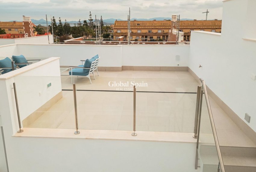Neubau - VILLA -
LOS ALCÁZARES