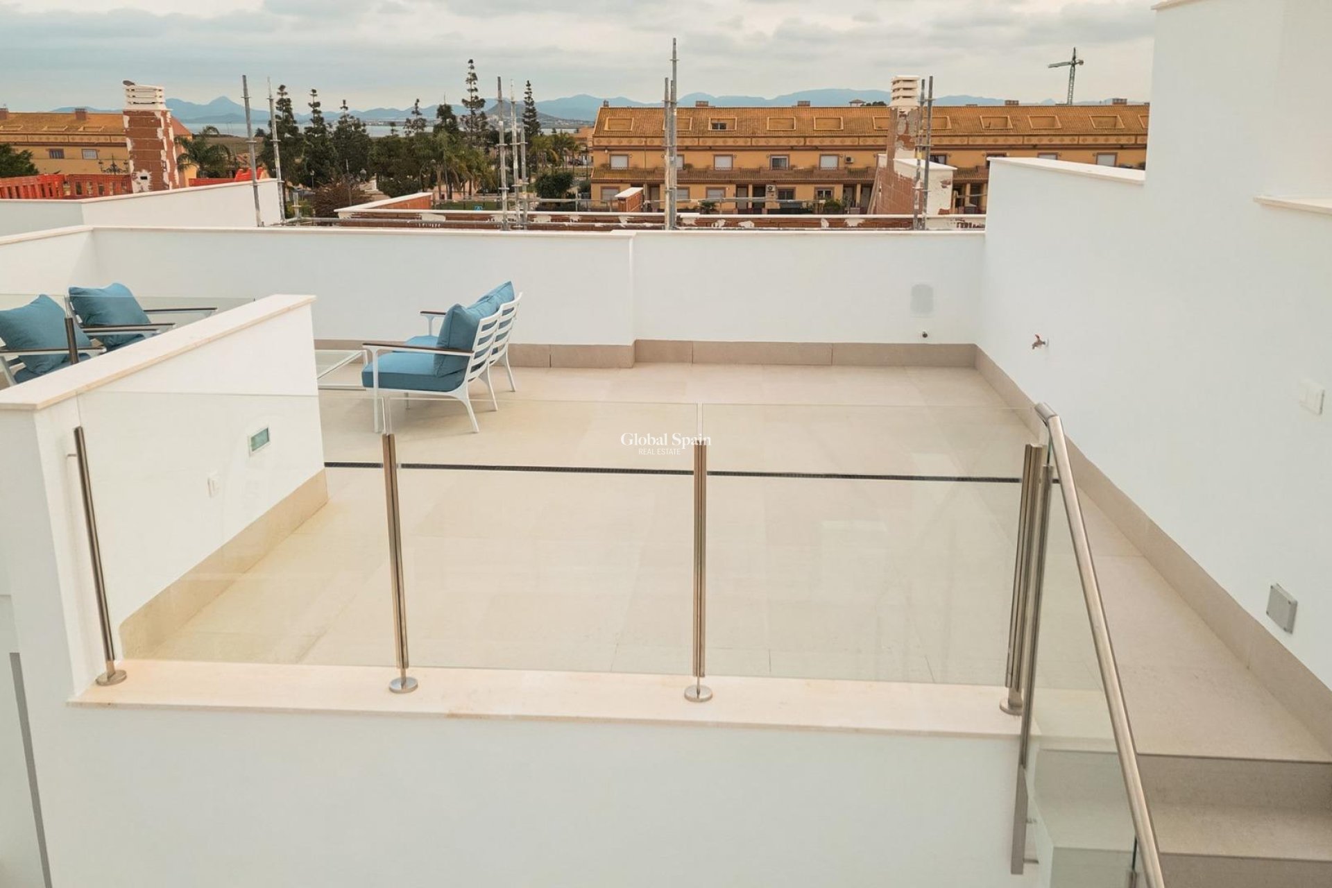 Neubau - VILLA -
LOS ALCÁZARES