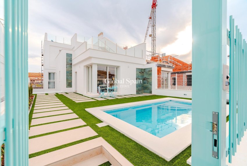 Neubau - VILLA -
LOS ALCÁZARES