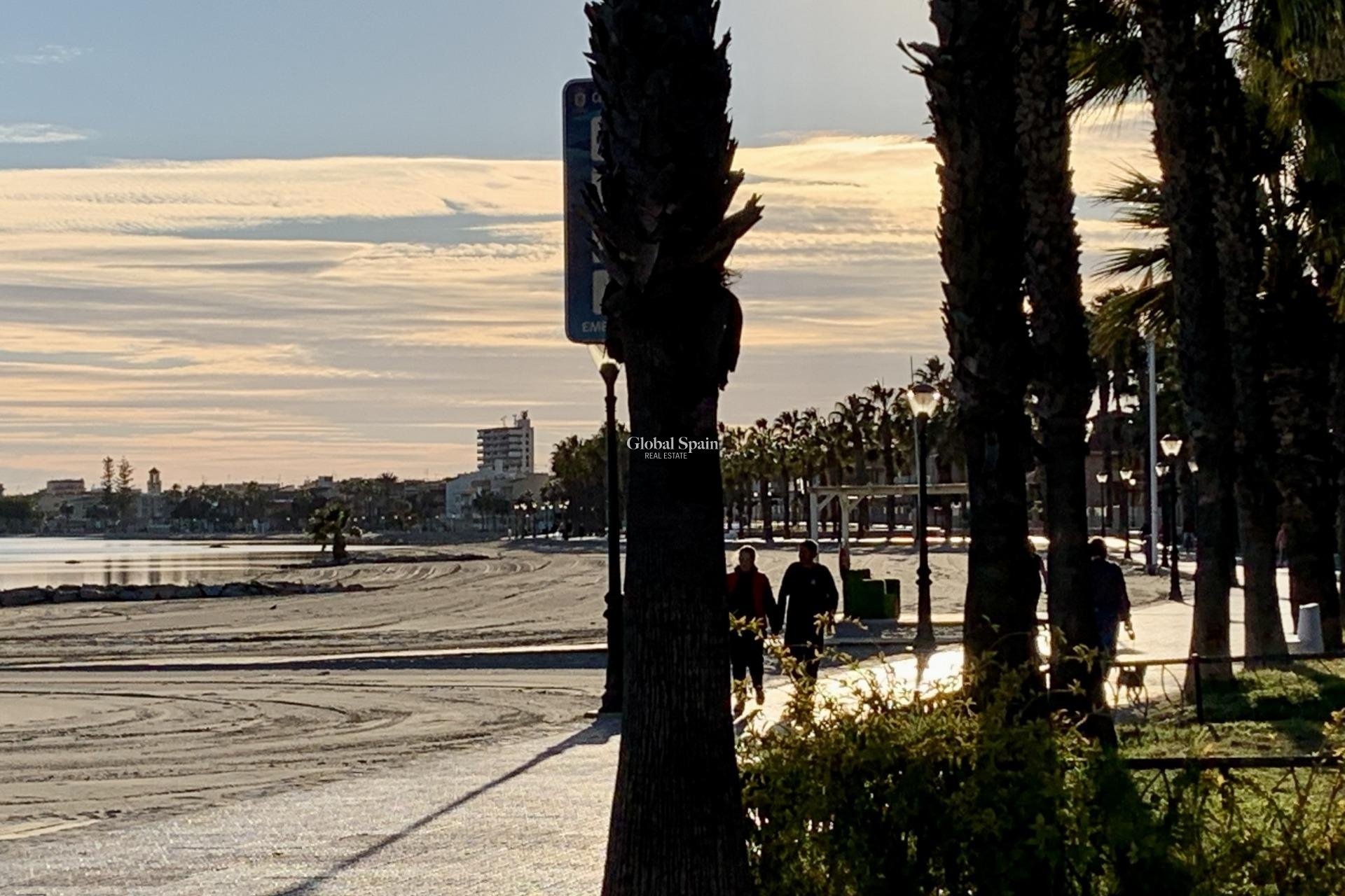 Neubau - VILLA -
LOS ALCÁZARES