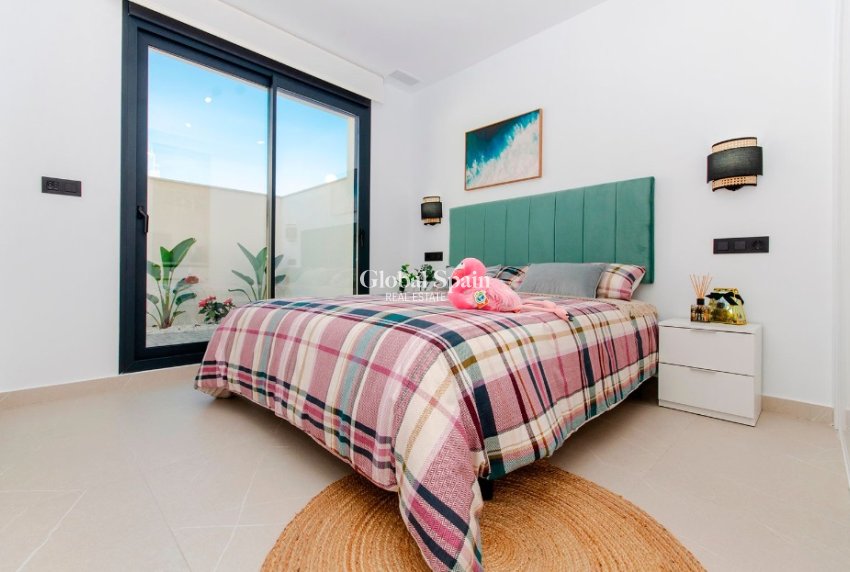 Neubau - Villa -
LOS MONTESINOS - La Herada