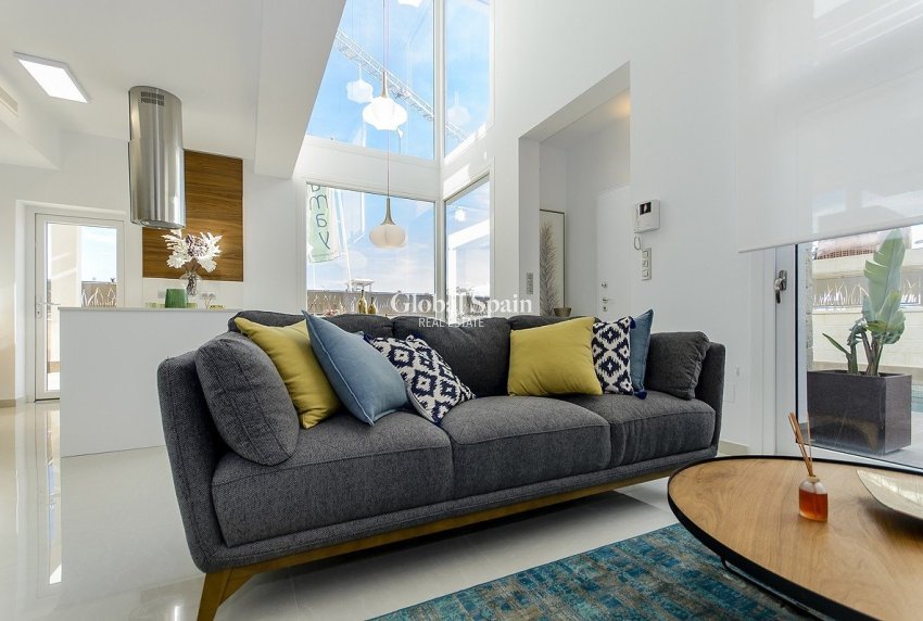 Neubau - VILLA -
LOS MONTESINOS - La Herrada