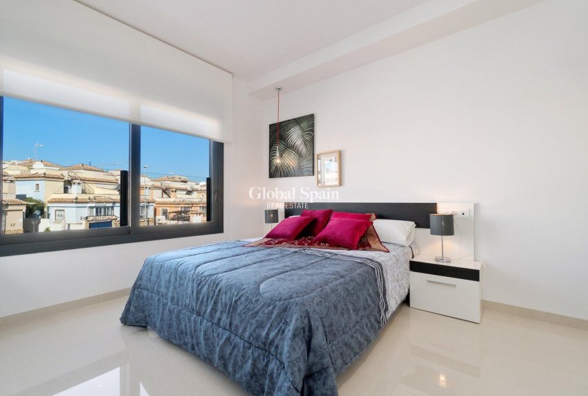 Neubau - VILLA -
LOS MONTESINOS - La Herrada