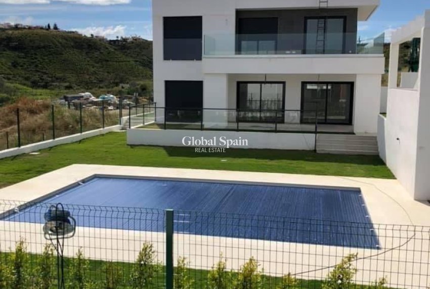 Neubau - VILLA -
MANILVA - La Duquesa