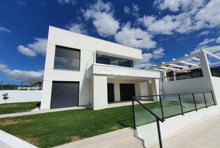 Neubau - VILLA -
MANILVA - La Duquesa