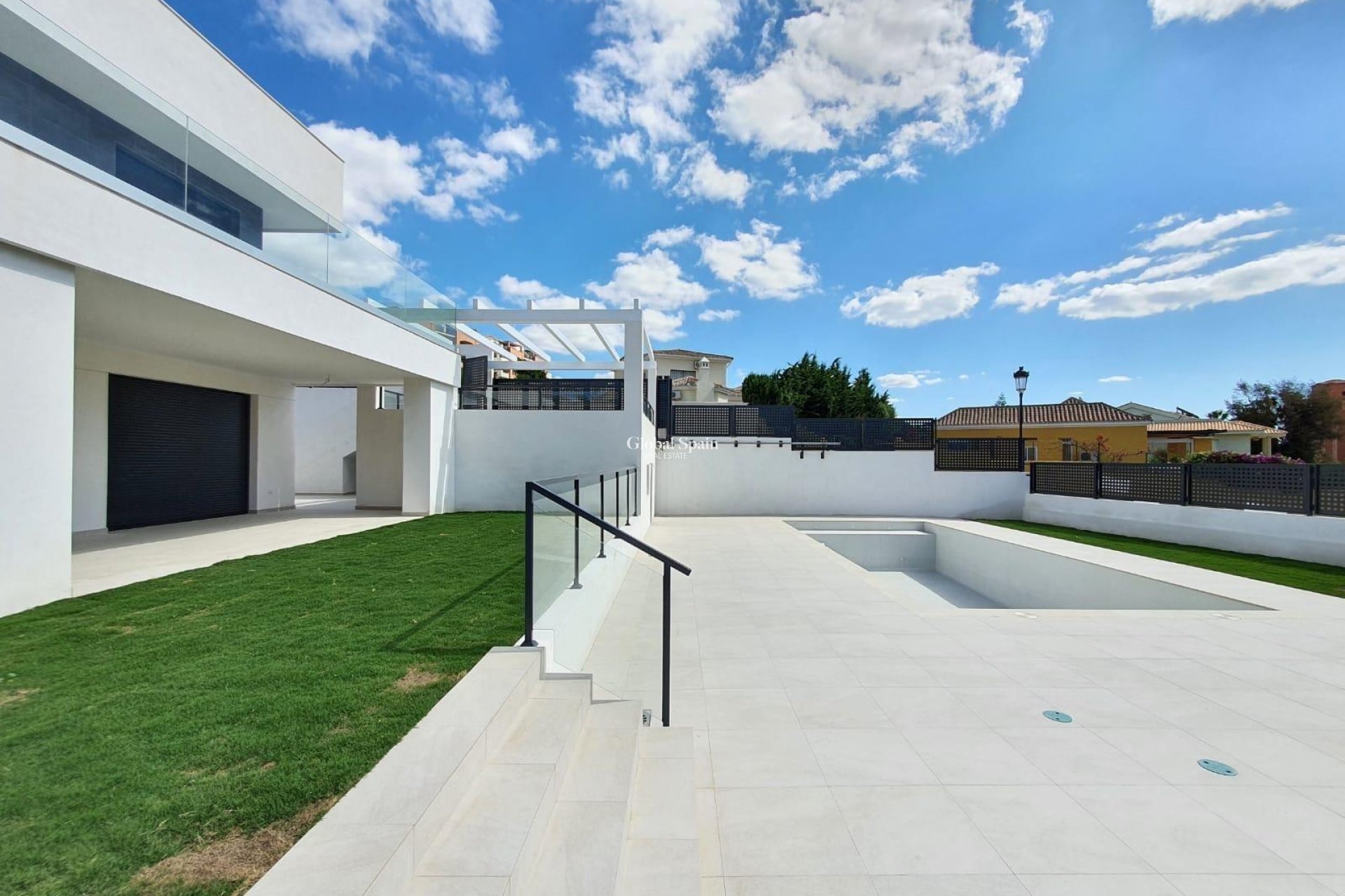Neubau - VILLA -
MANILVA - La Duquesa