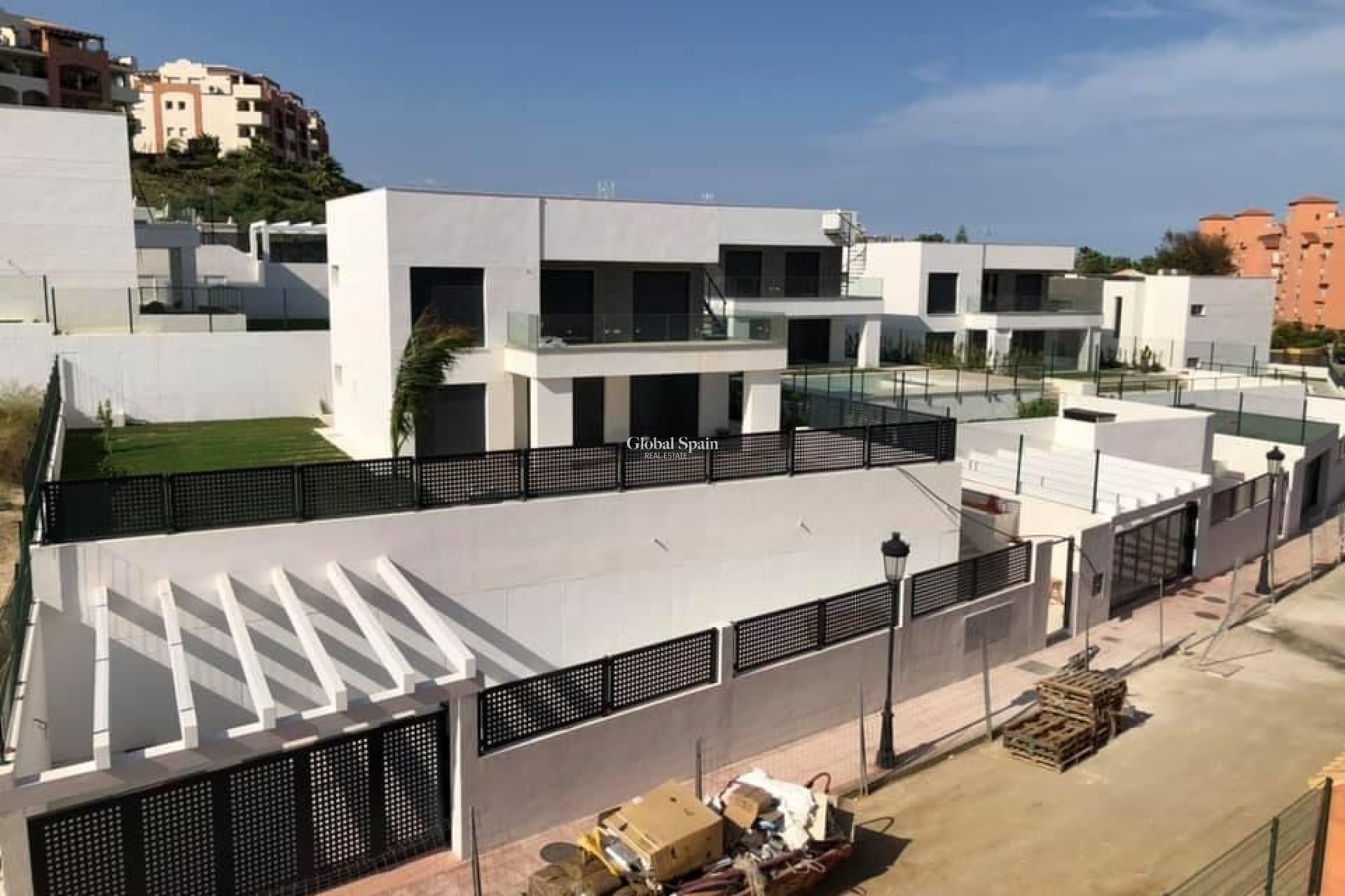 Neubau - VILLA -
MANILVA - La Duquesa