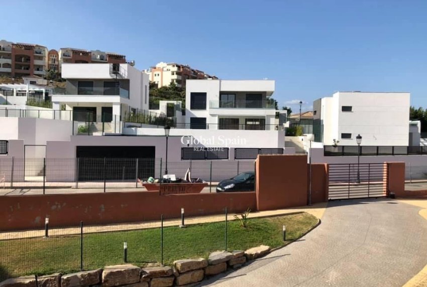 Neubau - VILLA -
MANILVA - La Duquesa