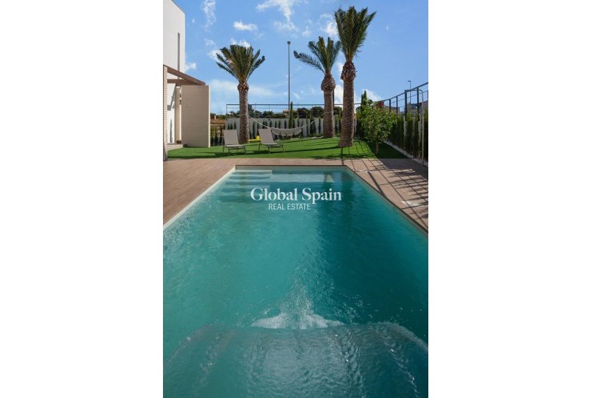 Neubau - Villa -
ORIHUELA COSTA - CAMPOAMOR