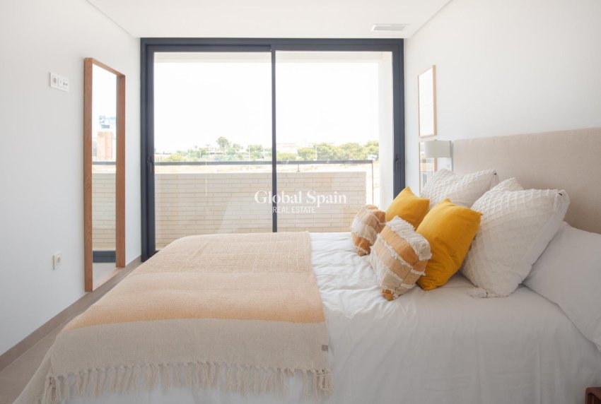 Neubau - VILLA -
ORIHUELA COSTA - CAMPOAMOR