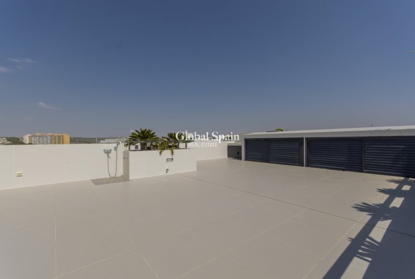 Neubau - Villa -
ORIHUELA COSTA - CAMPOAMOR