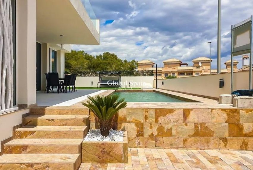 Neubau - Villa -
ORIHUELA COSTA - Pau 26