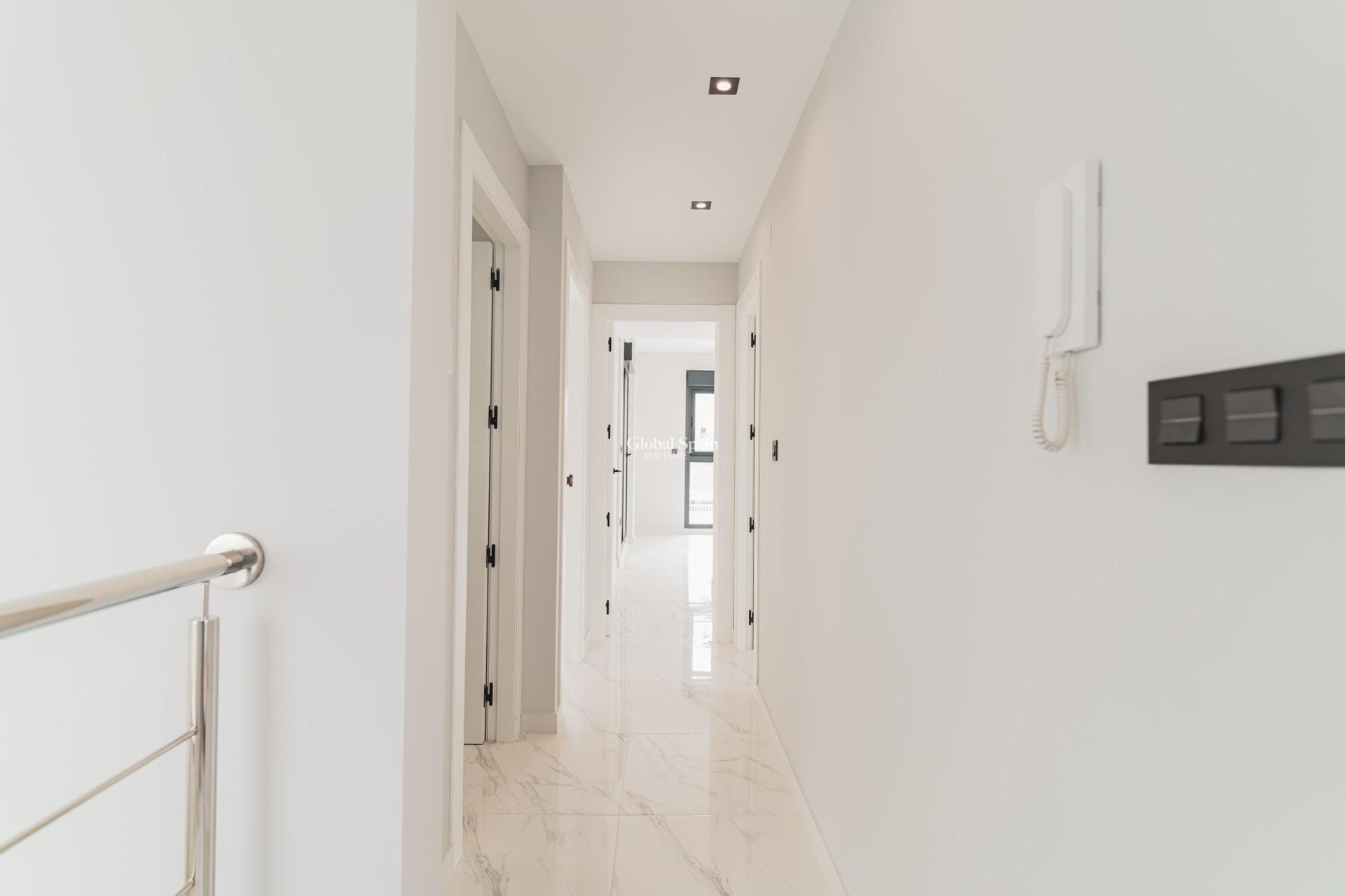 Neubau - VILLA -
ORIHUELA COSTA - Punta Prima