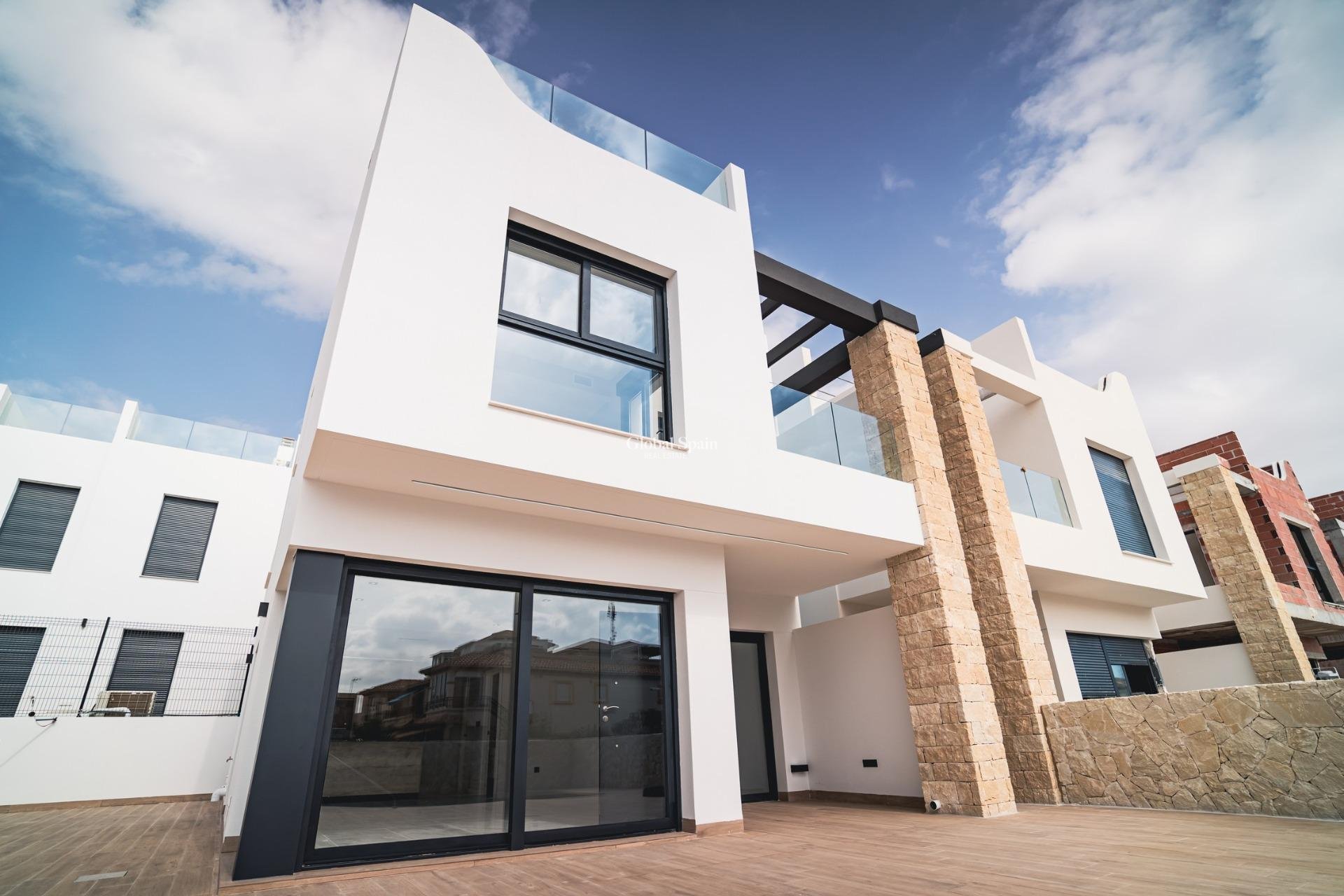 Neubau - VILLA -
ORIHUELA COSTA - Punta Prima