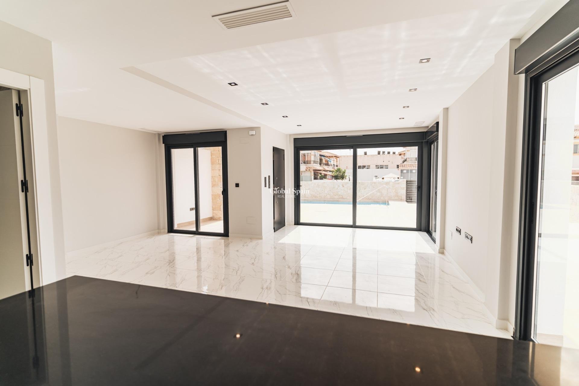 Neubau - Villa -
ORIHUELA COSTA - Punta Prima