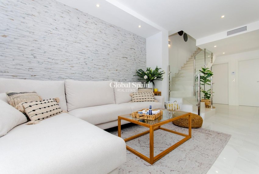 Neubau - VILLA -
ORIHUELA - Vistabella Golf