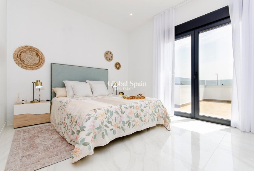 Neubau - VILLA -
ORIHUELA - Vistabella Golf