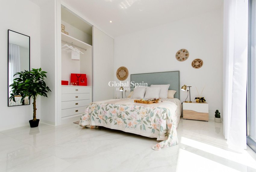 Neubau - VILLA -
ORIHUELA - Vistabella Golf