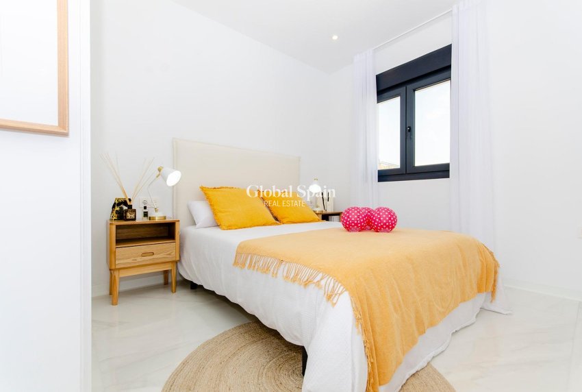 Neubau - VILLA -
ORIHUELA - Vistabella Golf