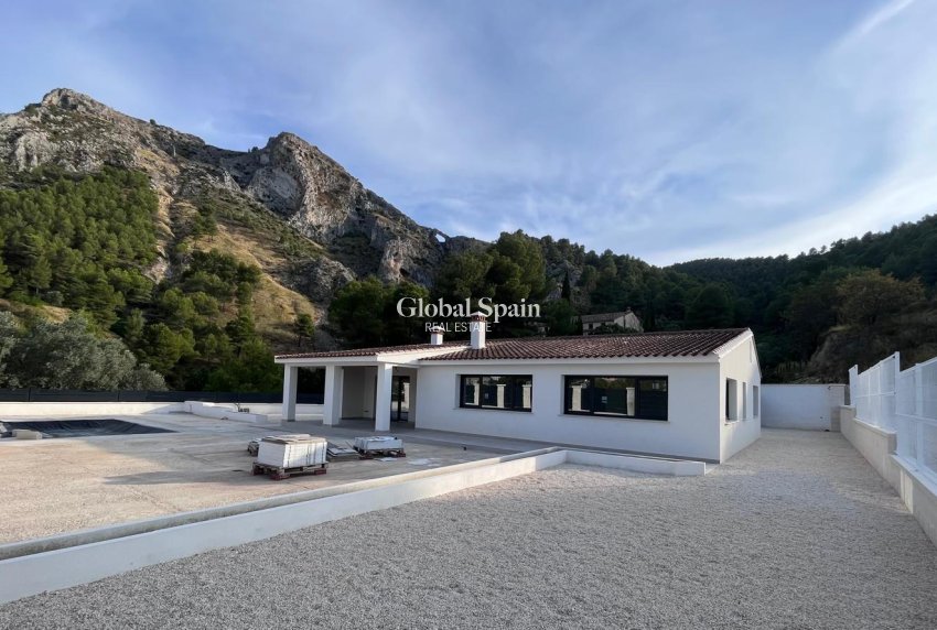 Neubau - VILLA -
Penaguila - El Olivar