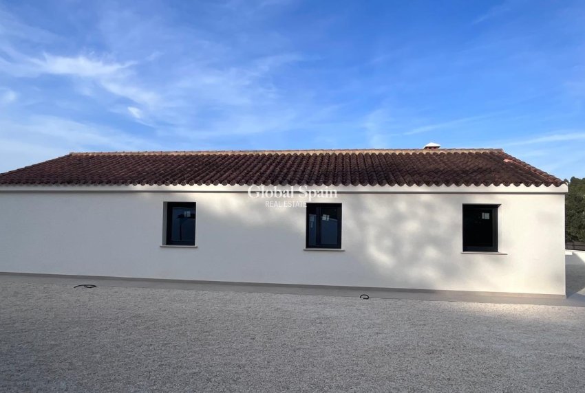 Neubau - VILLA -
PENÀGUILA - El Olivar