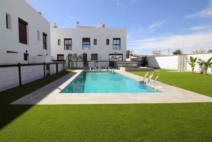 Neubau - VILLA -
PILAR DE LA HORADADA - El Pilar de la Horadada