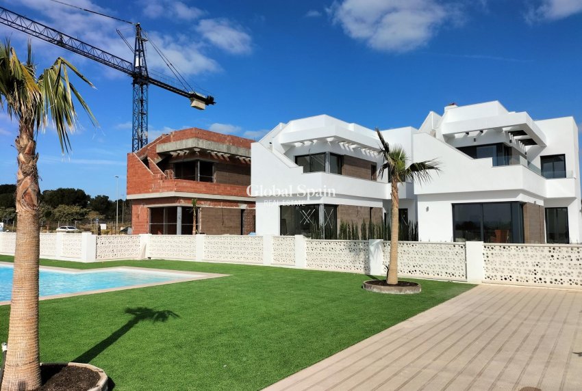 Neubau - VILLA -
PILAR DE LA HORADADA - Lo Romero Golf