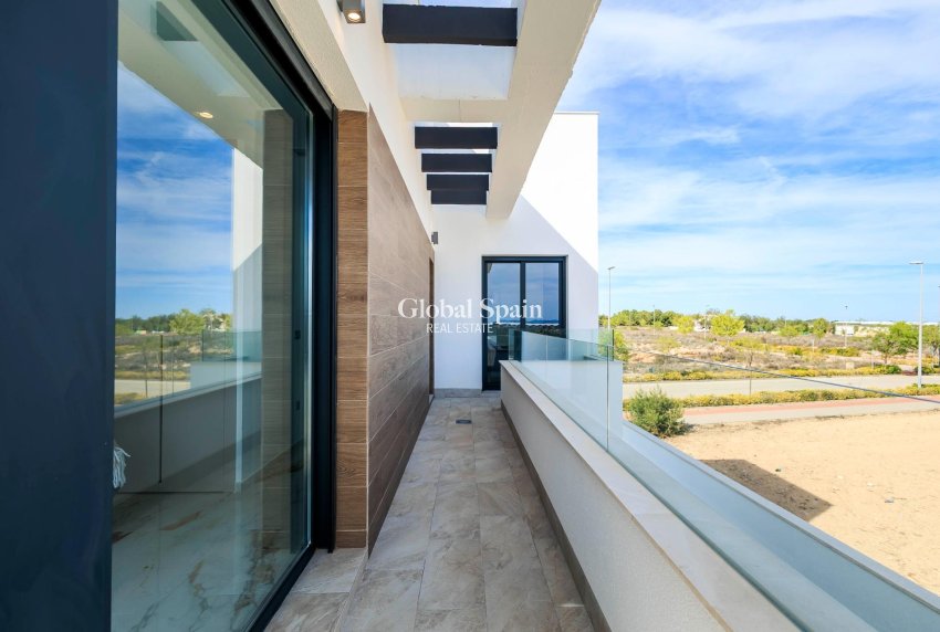 Neubau - VILLA -
PILAR DE LA HORADADA - Lo Romero Golf