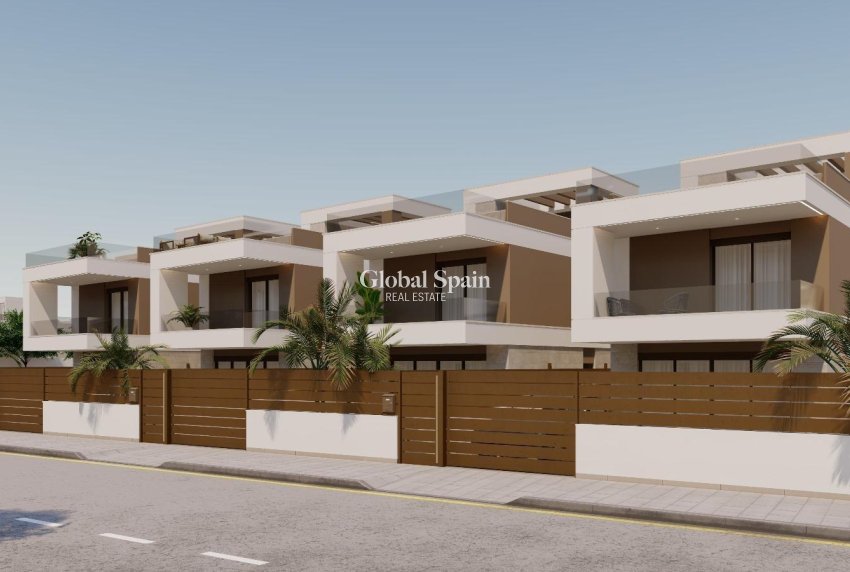 Neubau - VILLA -
PILAR DE LA HORADADA - pueblo