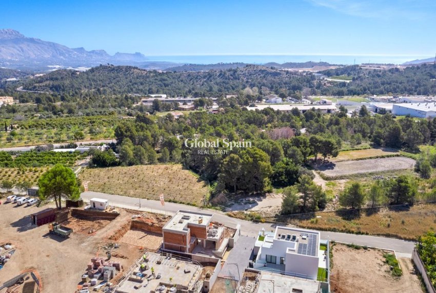 Neubau - VILLA -
POLOP - Urbanizaciones