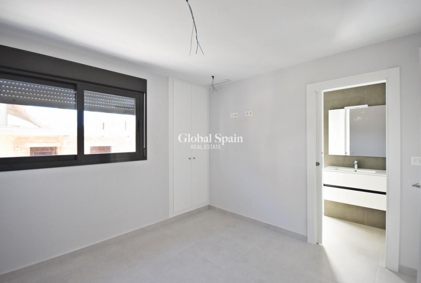 Neubau - VILLA -
PUERTO DE MAZARRÓN - Mar De Plata