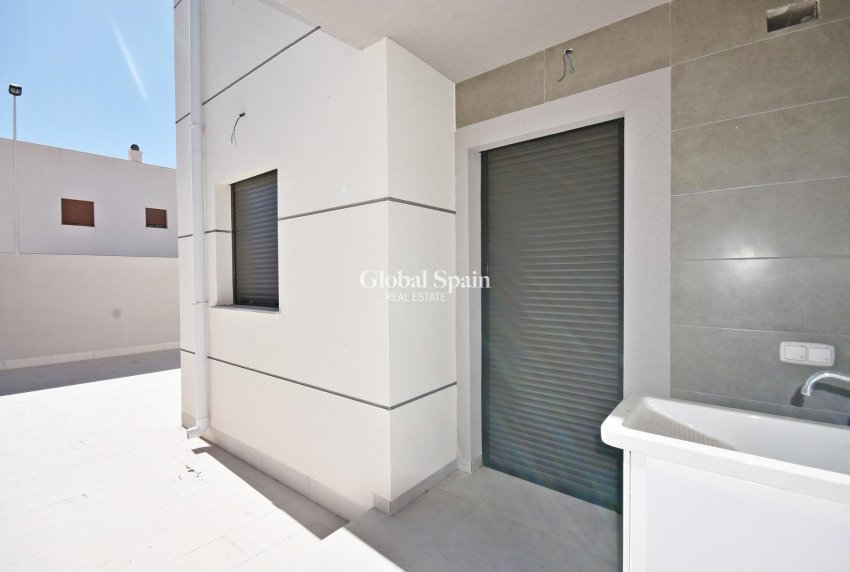 Neubau - VILLA -
PUERTO DE MAZARRÓN - Mar De Plata