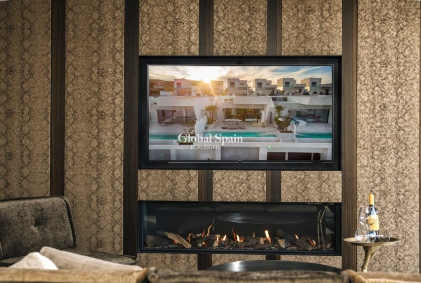 Neubau - VILLA -
ROJALES - ALTOS DE LA MARQUESA