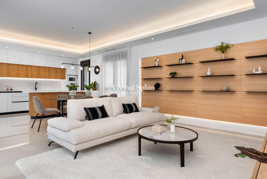 Neubau - Villa -
ROJALES - Doña Pepa