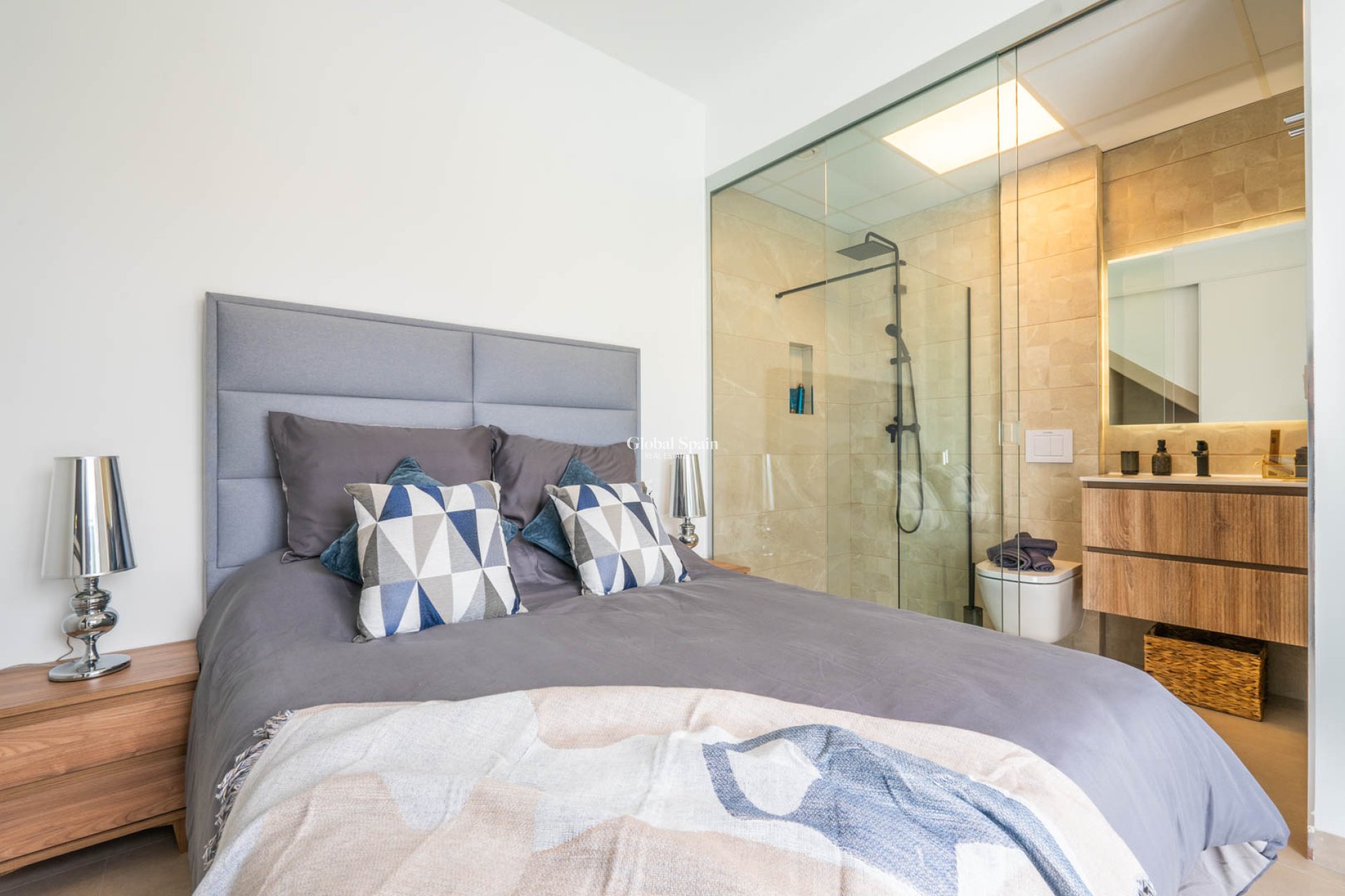 Neubau - Villa -
ROLDÁN