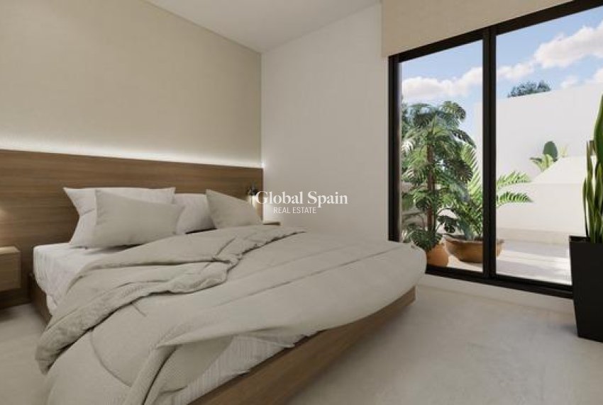 Neubau - Villa -
SAN FULGENCIO - Polideportivo