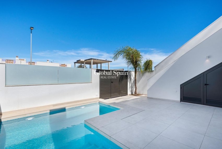 Neubau - VILLA -
SAN JAVIER - Parque del doce